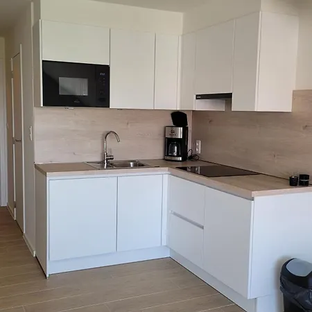 Charmante Studio Nicky *